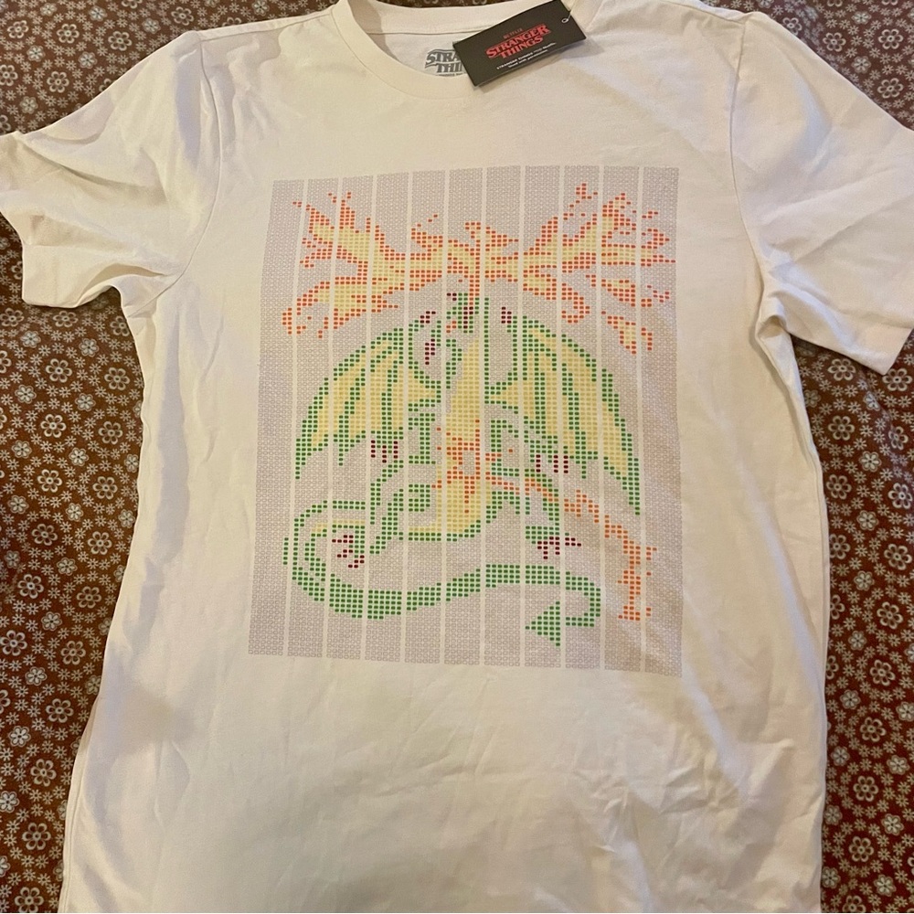 NWT  Rare STRANGER THINGS T-Shirt Size XS/S Adult